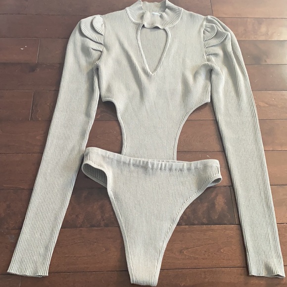 FashionNova Bodysuit - Picture 5 of 8